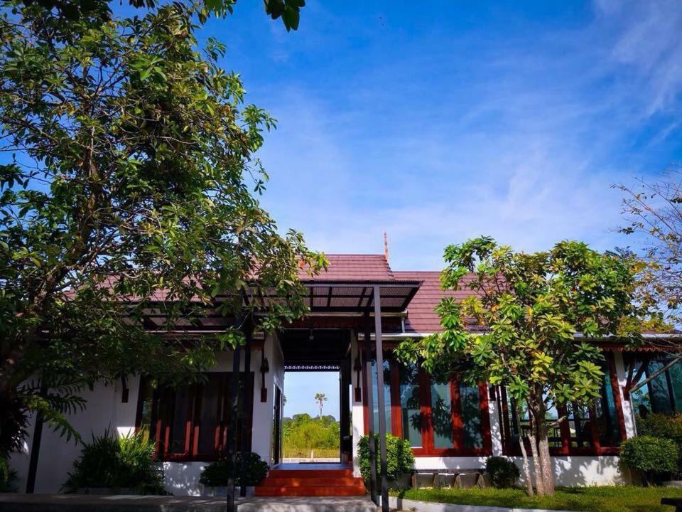 Khum Nakhon Hotel ناخون سي ثامارات المظهر الخارجي الصورة
